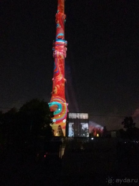 «Круг света» озарил Москву: в Останкине устроили красочное шоу с салютом