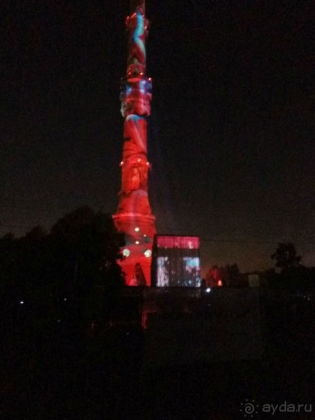 «Круг света» озарил Москву: в Останкине устроили красочное шоу с салютом