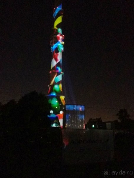 «Круг света» озарил Москву: в Останкине устроили красочное шоу с салютом