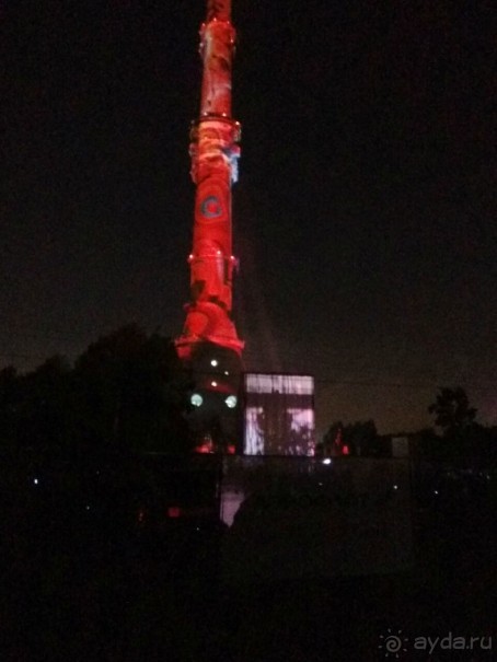 «Круг света» озарил Москву: в Останкине устроили красочное шоу с салютом