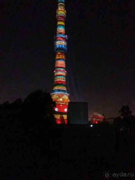 «Круг света» озарил Москву: в Останкине устроили красочное шоу с салютом