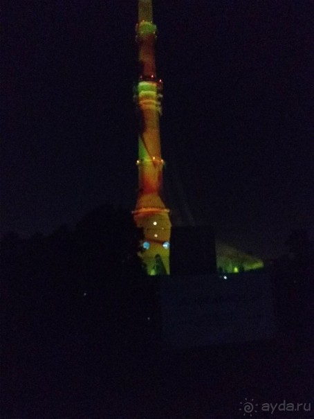 «Круг света» озарил Москву: в Останкине устроили красочное шоу с салютом