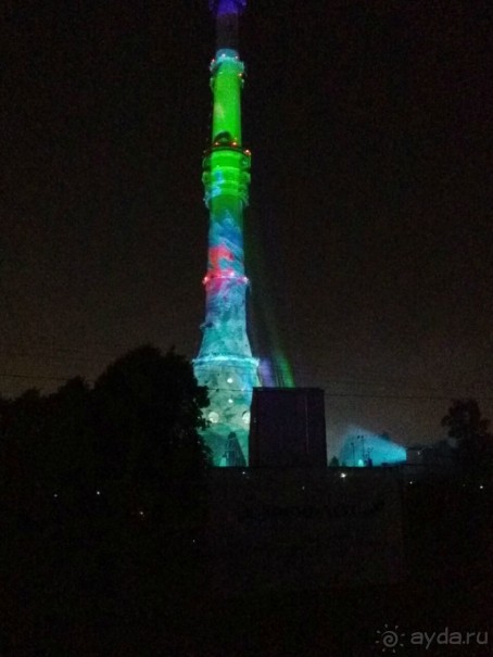 «Круг света» озарил Москву: в Останкине устроили красочное шоу с салютом