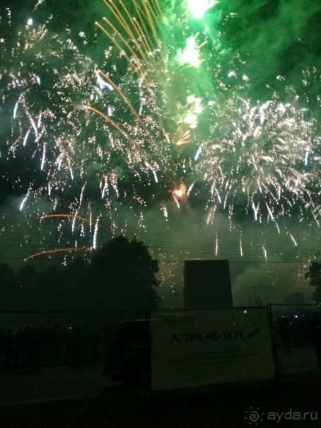 «Круг света» озарил Москву: в Останкине устроили красочное шоу с салютом