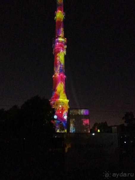 «Круг света» озарил Москву: в Останкине устроили красочное шоу с салютом