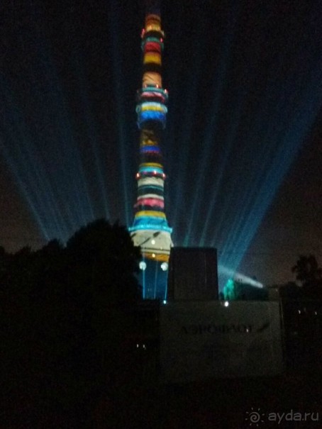 «Круг света» озарил Москву: в Останкине устроили красочное шоу с салютом