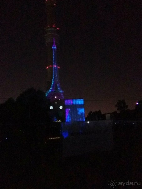 «Круг света» озарил Москву: в Останкине устроили красочное шоу с салютом