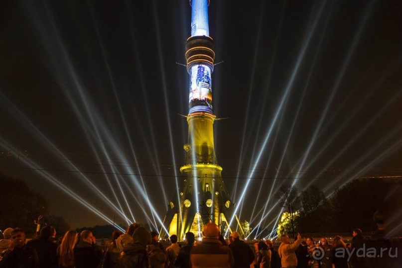 «Круг света» озарил Москву: в Останкине устроили красочное шоу с салютом
