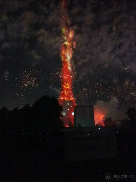 «Круг света» озарил Москву: в Останкине устроили красочное шоу с салютом