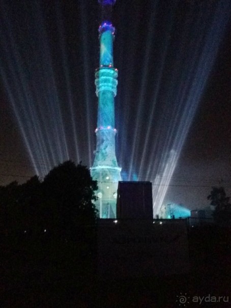 «Круг света» озарил Москву: в Останкине устроили красочное шоу с салютом