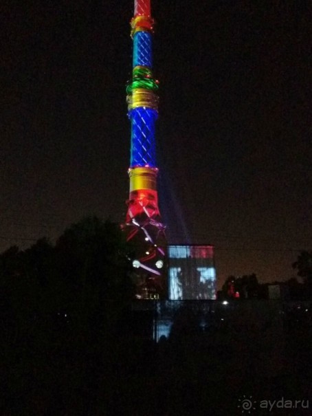 «Круг света» озарил Москву: в Останкине устроили красочное шоу с салютом