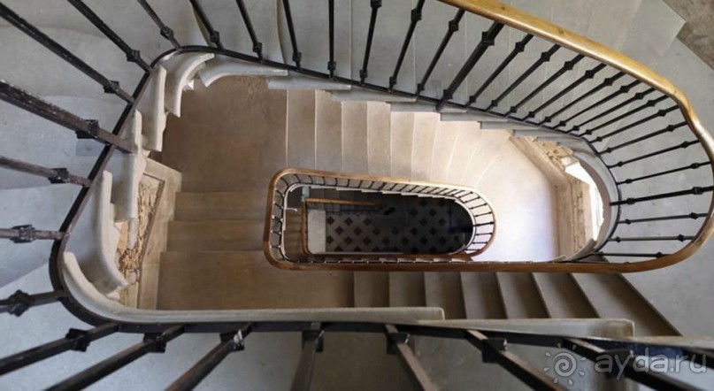 Очень неплохой отель в самом центре Лиона.