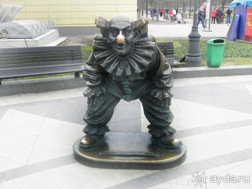 А этот Клоун замер на мгновение перед прыжком. 