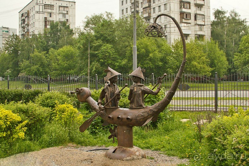 Москва в необычных скульптурах и памятниках.