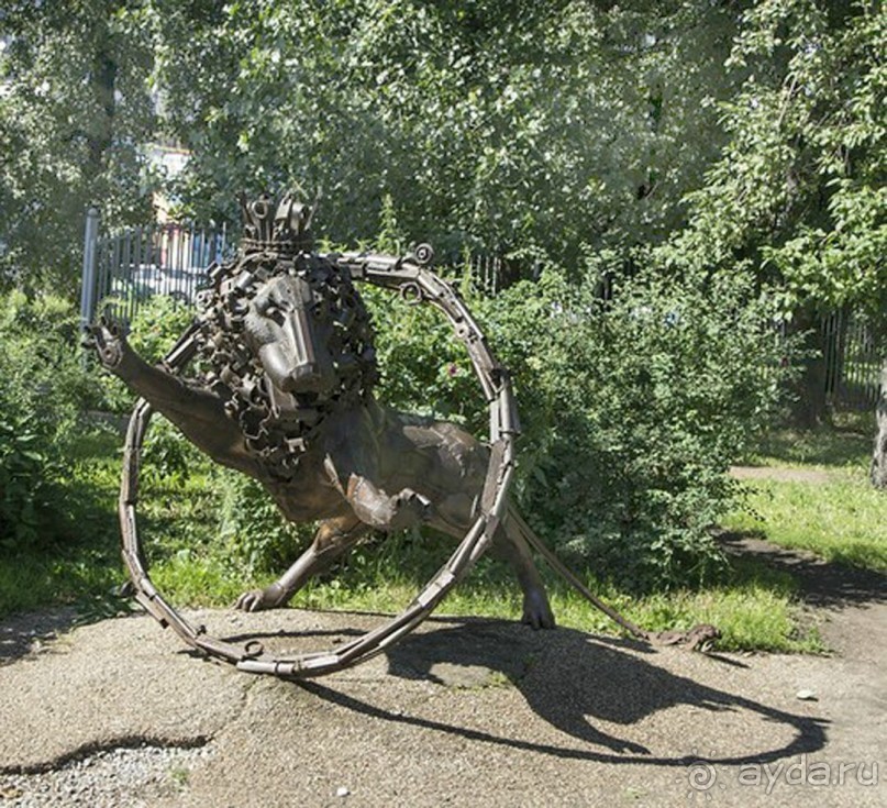 Москва в необычных скульптурах и памятниках.