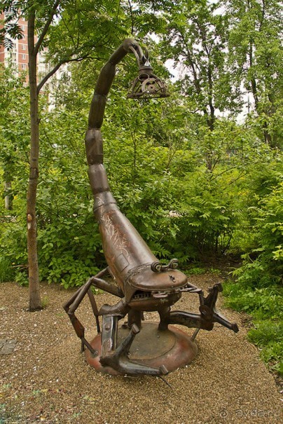 Москва в необычных скульптурах и памятниках.