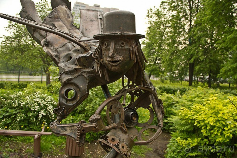Москва в необычных скульптурах и памятниках.