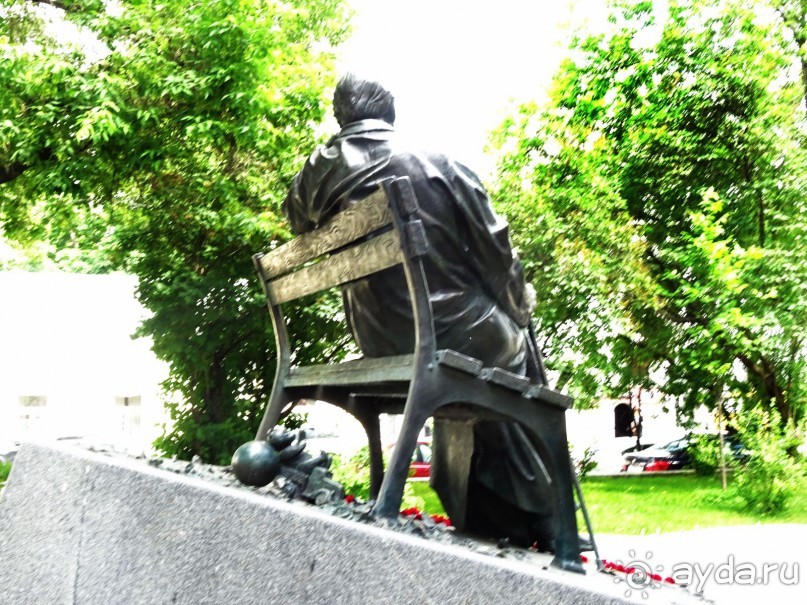 Москва в необычных скульптурах и памятниках.