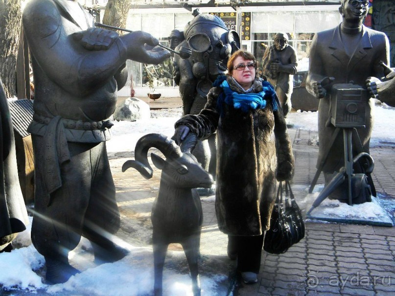 Памятник "Жертвы гнета" скульптора Зураба Церетели на территории музея современного искусства на Петровке, 25