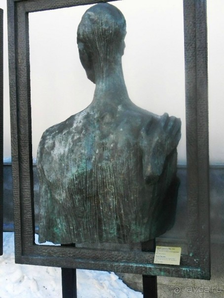 Памятник "Жертвы гнета" скульптора Зураба Церетели на территории музея современного искусства на Петровке, 25
  