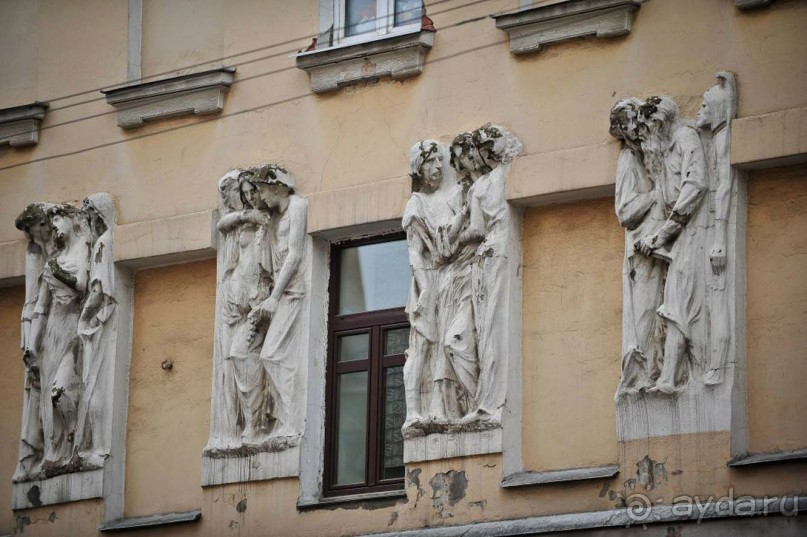 Москва в необычных скульптурах и памятниках.