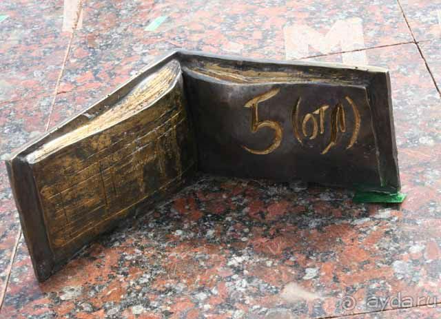 Москва в необычных скульптурах и памятниках.