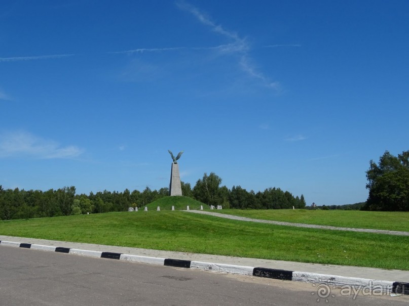 "Не даром помнит вся Россия про день Бородина"....