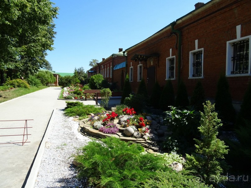 "Не даром помнит вся Россия про день Бородина"....