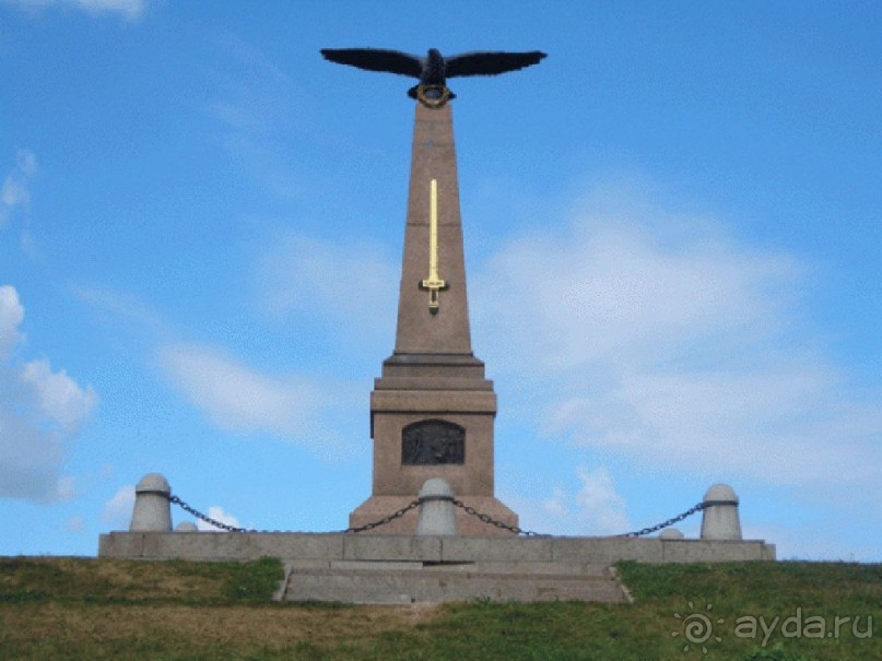 "Не даром помнит вся Россия про день Бородина"....