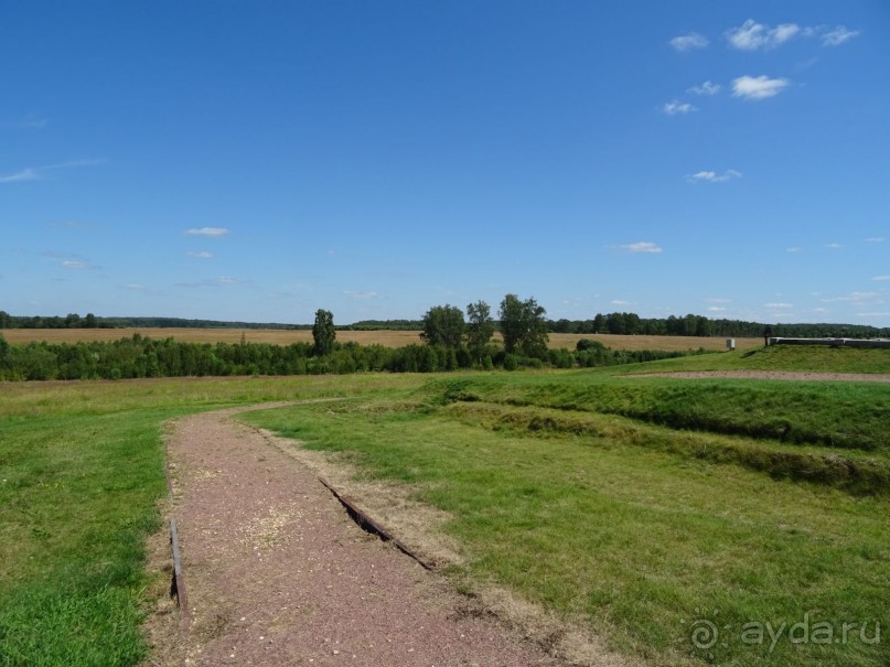 "Не даром помнит вся Россия про день Бородина"....