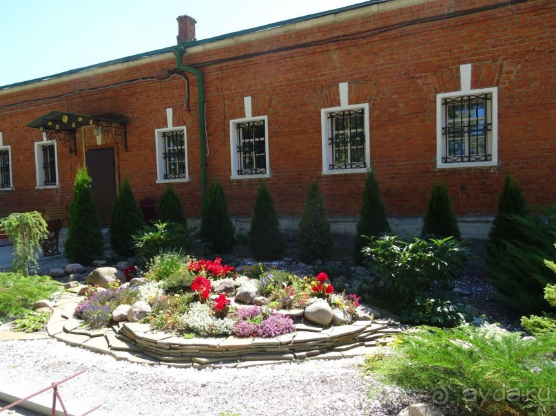 "Не даром помнит вся Россия про день Бородина"....