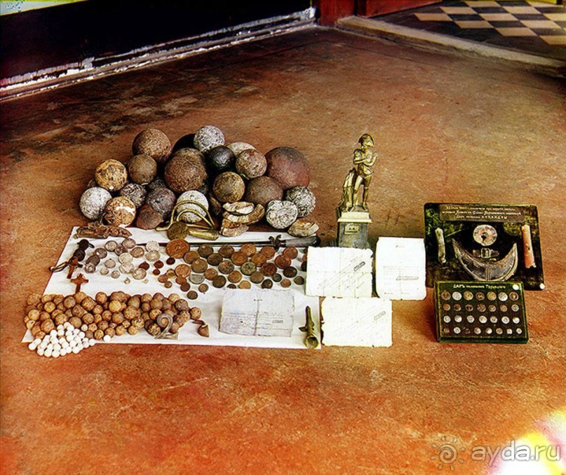 "Не даром помнит вся Россия про день Бородина"....