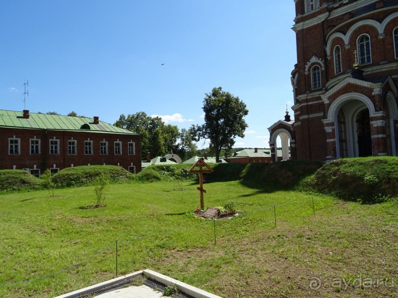 "Не даром помнит вся Россия про день Бородина"....