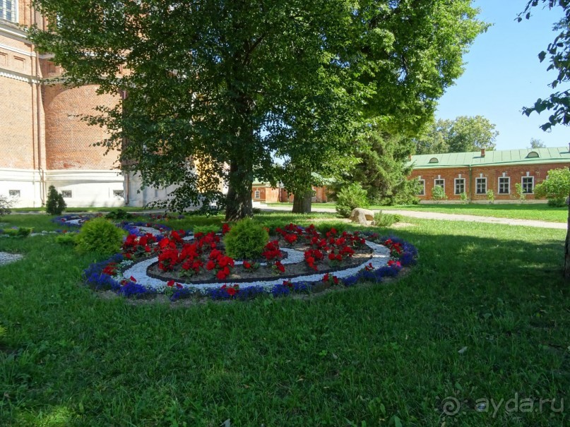 "Не даром помнит вся Россия про день Бородина"....