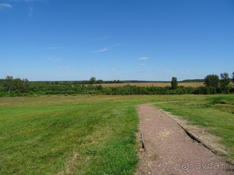"Не даром помнит вся Россия про день Бородина"....