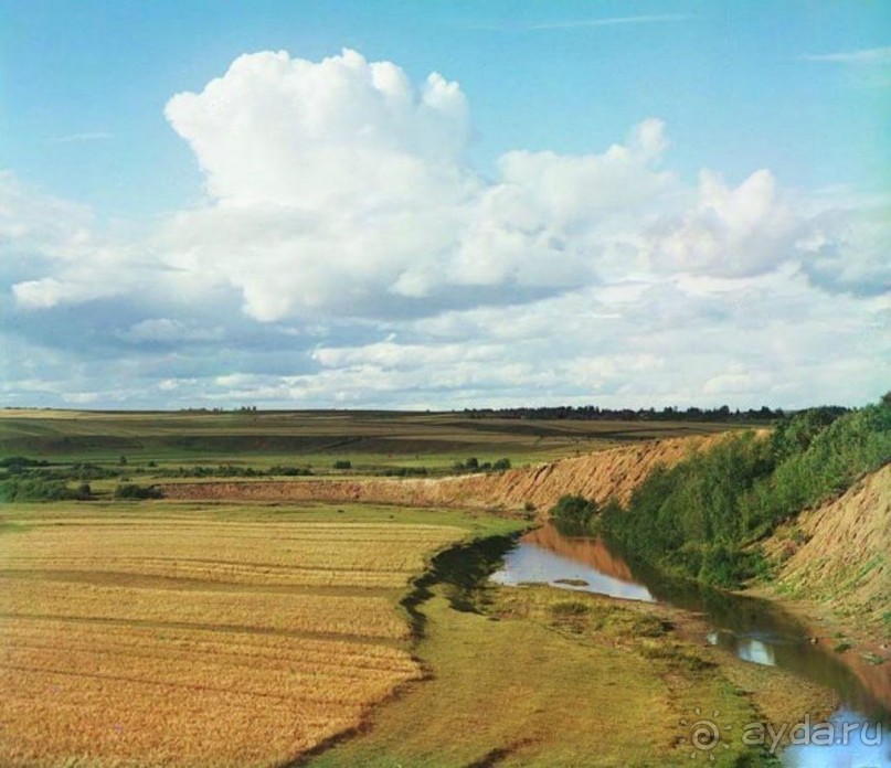 "Не даром помнит вся Россия про день Бородина"....