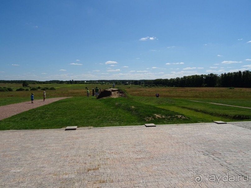 "Не даром помнит вся Россия про день Бородина"....