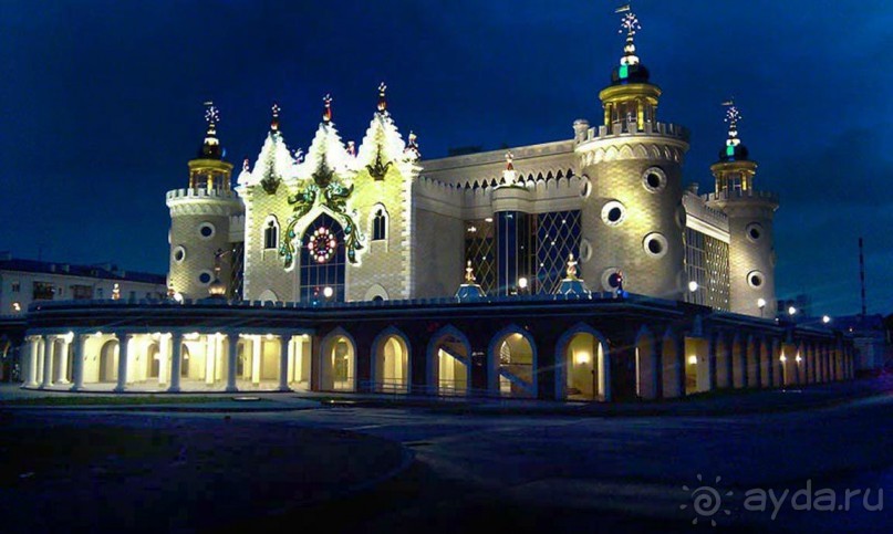 Татарский государственный театр кукол «Экият» был основан в 1934 г. и является одним из ведущих театров кукол Российской Федерации. В настоящее время в театре работает около 100 человек. Из них 29 актеров, работающих на русском и татарском языках. В репертуарной афише театра более 40 спектаклей, где представлены сказки народов мира, на историческую и современную тематику. В спектаклях используются различные системы кукол от классических до современных в стиле модерн. Театр с 1974 года является членом Международной организации театров кукол – УНИМА.