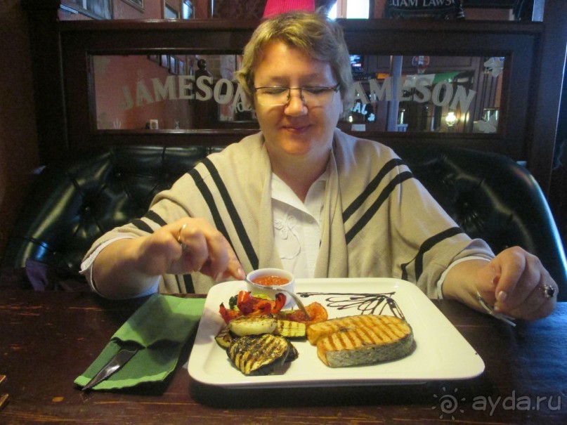 Конину с картошкой и яичницей пришлось заменить на рыбу от греха подальше.