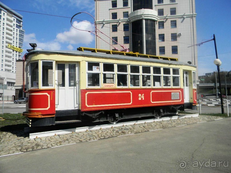 Музей трамваев на Петербургской, Памятник первому трамваю Казани