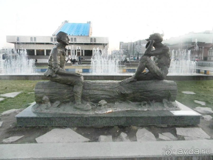 Памятник «Загадки Шурале». В день города Казани в парке у театра имени Г. Камала была открыта скульптурная композиция, приуроченная к 125-летию Габдуллы Тукая.