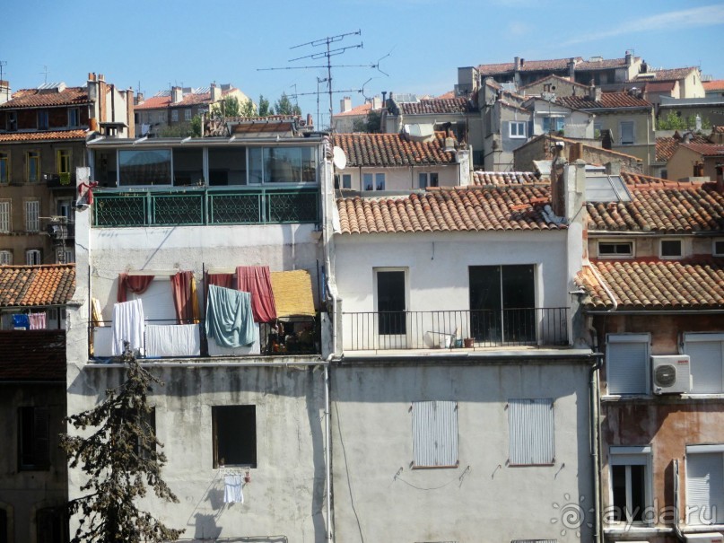 Отличный отель в центре Марселя.