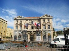 Ратуша Марселя – одна из немногих построек, переживших нацистскую оккупацию в 1943 году, и сумевшая хорошо сохраниться до наших дней. Сейчас в здании располагается мэрия Марселя.