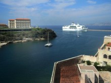 Вид с балкона форта на море и на замок Фаро.