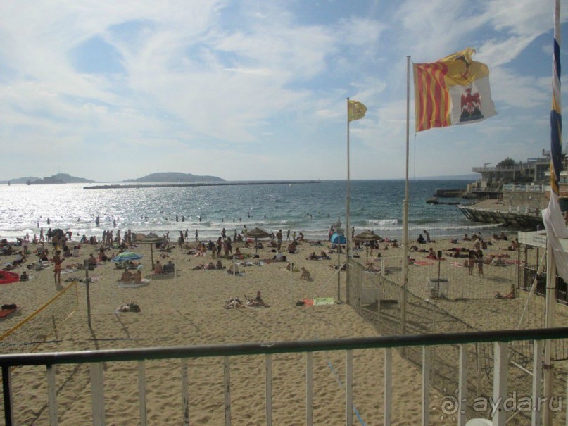 Среди пляжей Марселя можно выделить самые популярные - Дез-Каталань и Прадо.