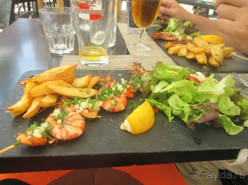 Задача этой очаровательной закусочной крайне проста – накормить своих посетителей простой провансальской едой так, чтобы им было и вкусно, и приятно