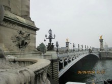 Первый камень моста Александра 3 в Париже был заложен еще в 1896-м году, после чего началось активное строительство. В течение 4-х лет, удалось возвести настоящий шедевр архитектуры, который через 75 лет, стал охраняемым историко-культурным объектом.