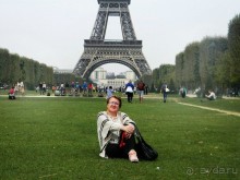 Марсово поле (Champ de Mars) — один из самых известных во всём мире общественных парков Парижа. Поле раскинулось от здания Военной школы до подножия Эйфелевой башни в седьмом округе города на левом берегу Сены.