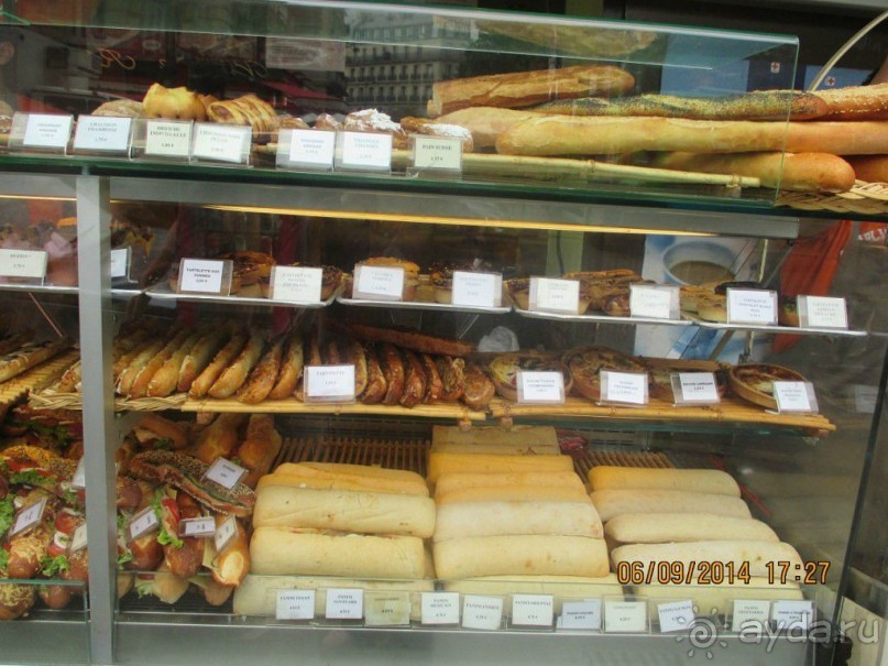 Гораздо чаще парижане заходят в магазины сети LEADER PRICE, которые считаются самыми популярными среди недорогих марок