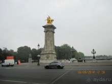 Приезжая в Париж нельзя пройти мимо золотых Пегасов, которые, кажется, сейчас взлетят в воздух